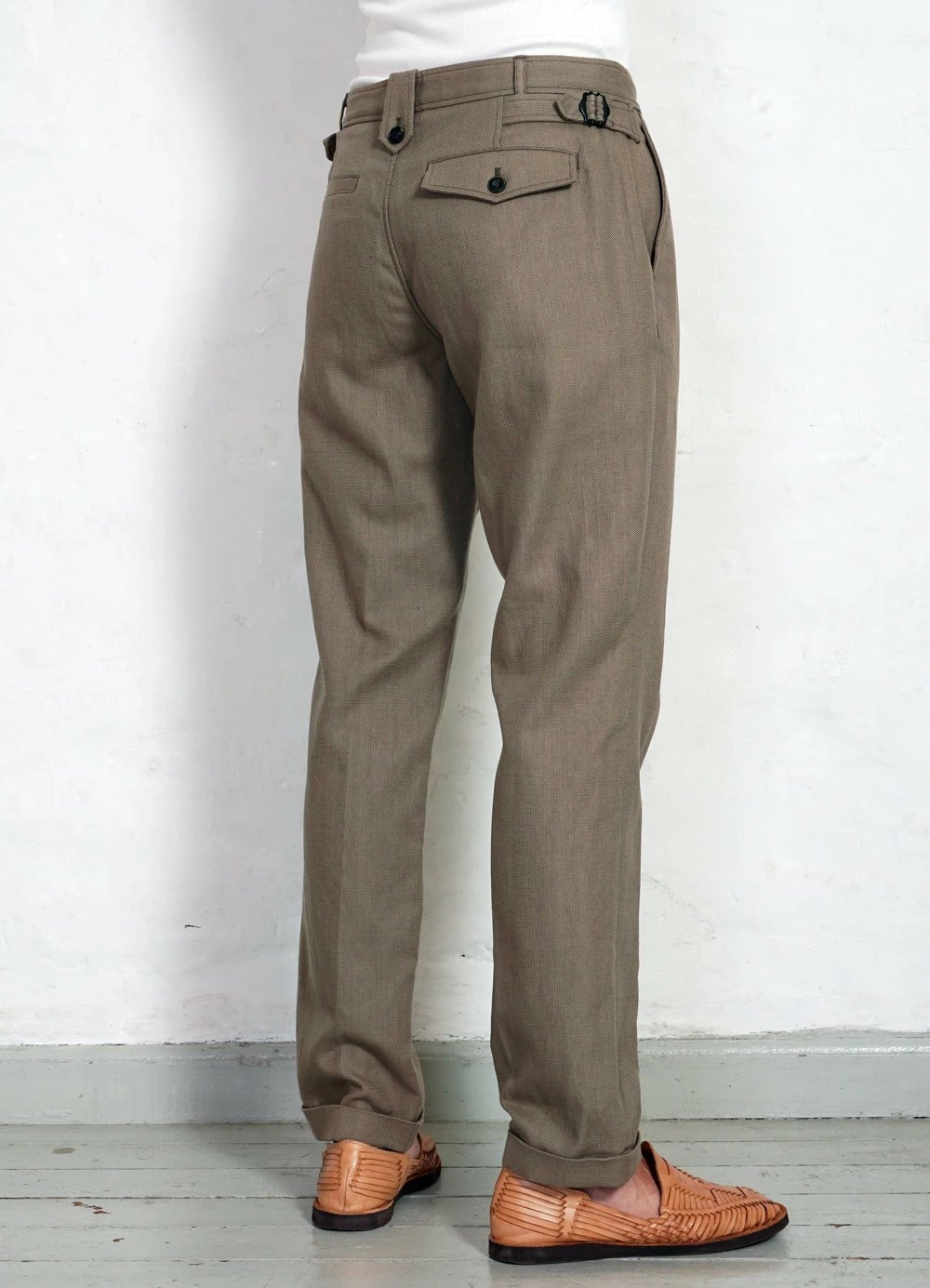HANSEN GARMENTS FINN | Side Buckle Regular Trousers | Bay Leaf - Image 3