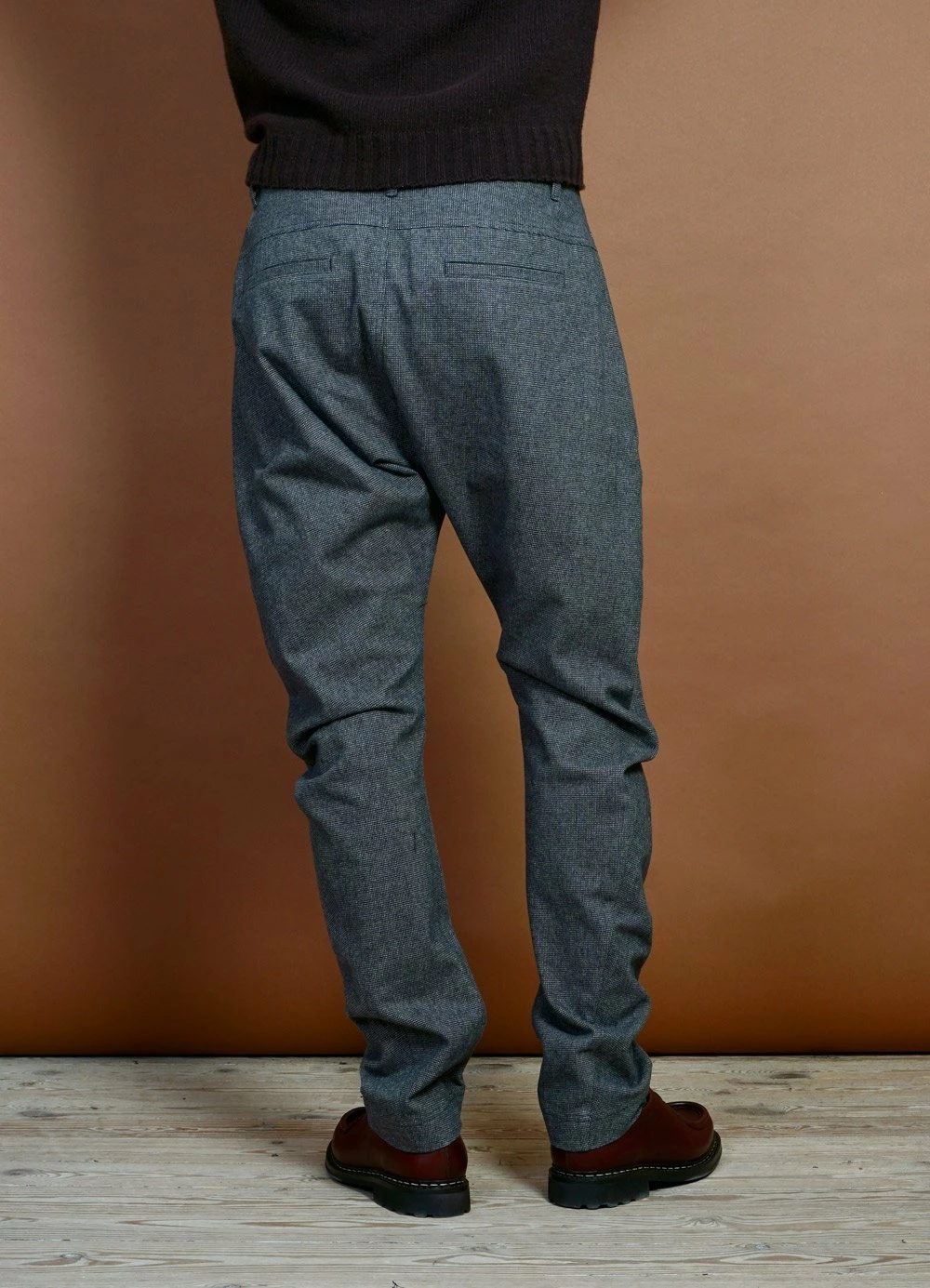 HANSEN GARMENTS OTTO | Curved Leg Trousers | Gravel - Image 4