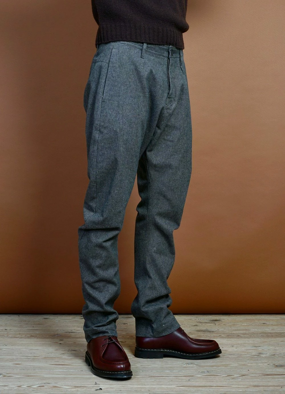 HANSEN GARMENTS OTTO | Curved Leg Trousers | Gravel - Image 5